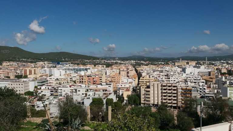 Fin al problema de las viviendas de uso  turístico en Ibiza